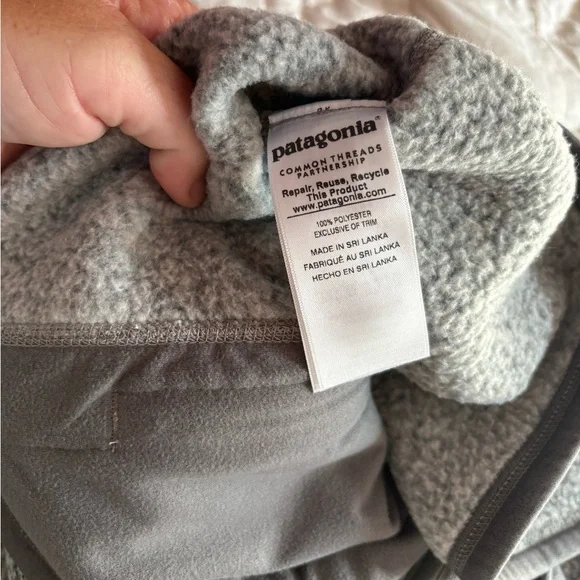 Patagonia Women's Gray Fleece Vest - Picture 4 of 4